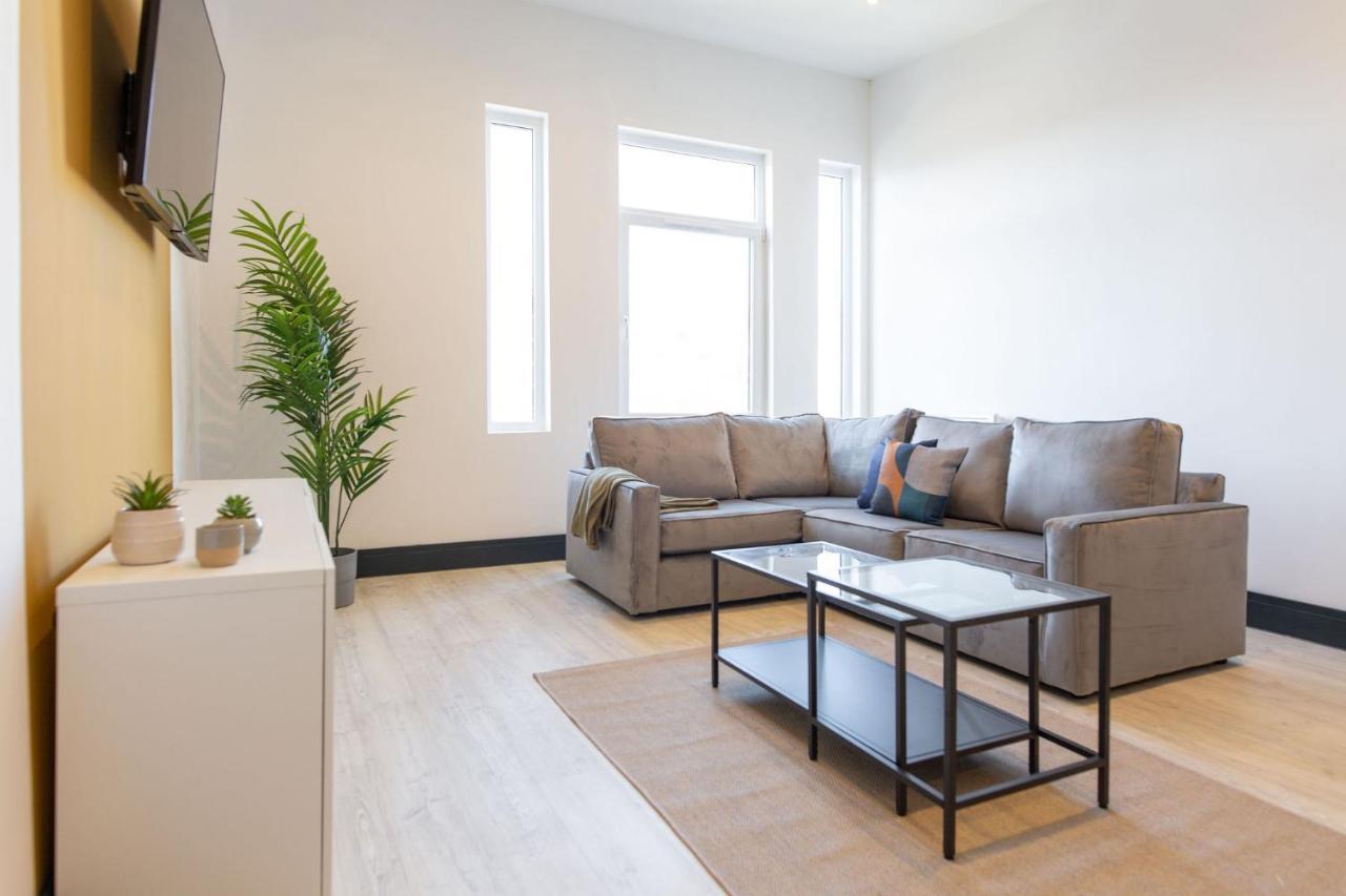 The Kingsway- 2 Bedroom Central Swansea Apartments By Stayright 외부 사진