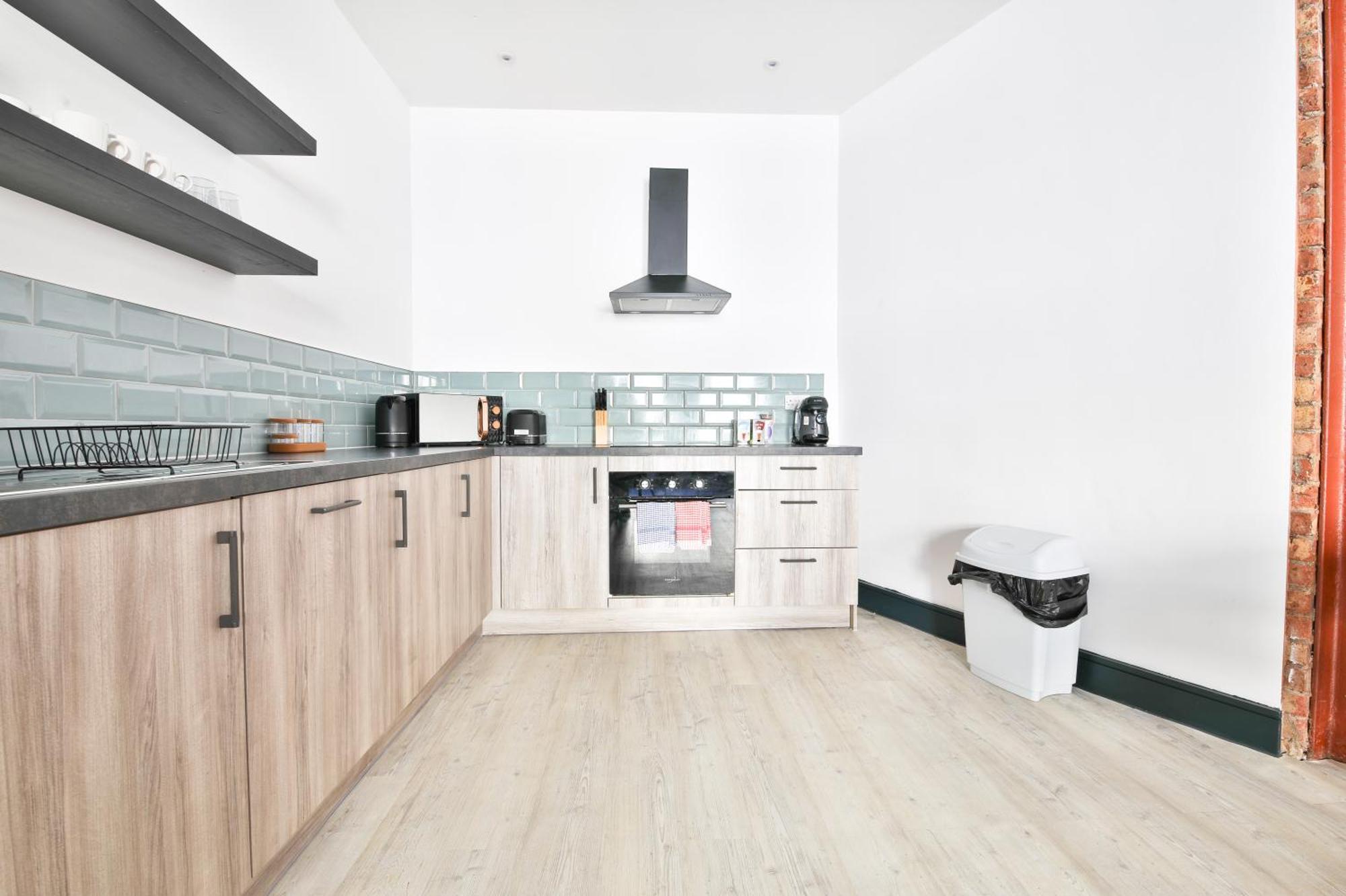 The Kingsway- 2 Bedroom Central Swansea Apartments By Stayright 외부 사진