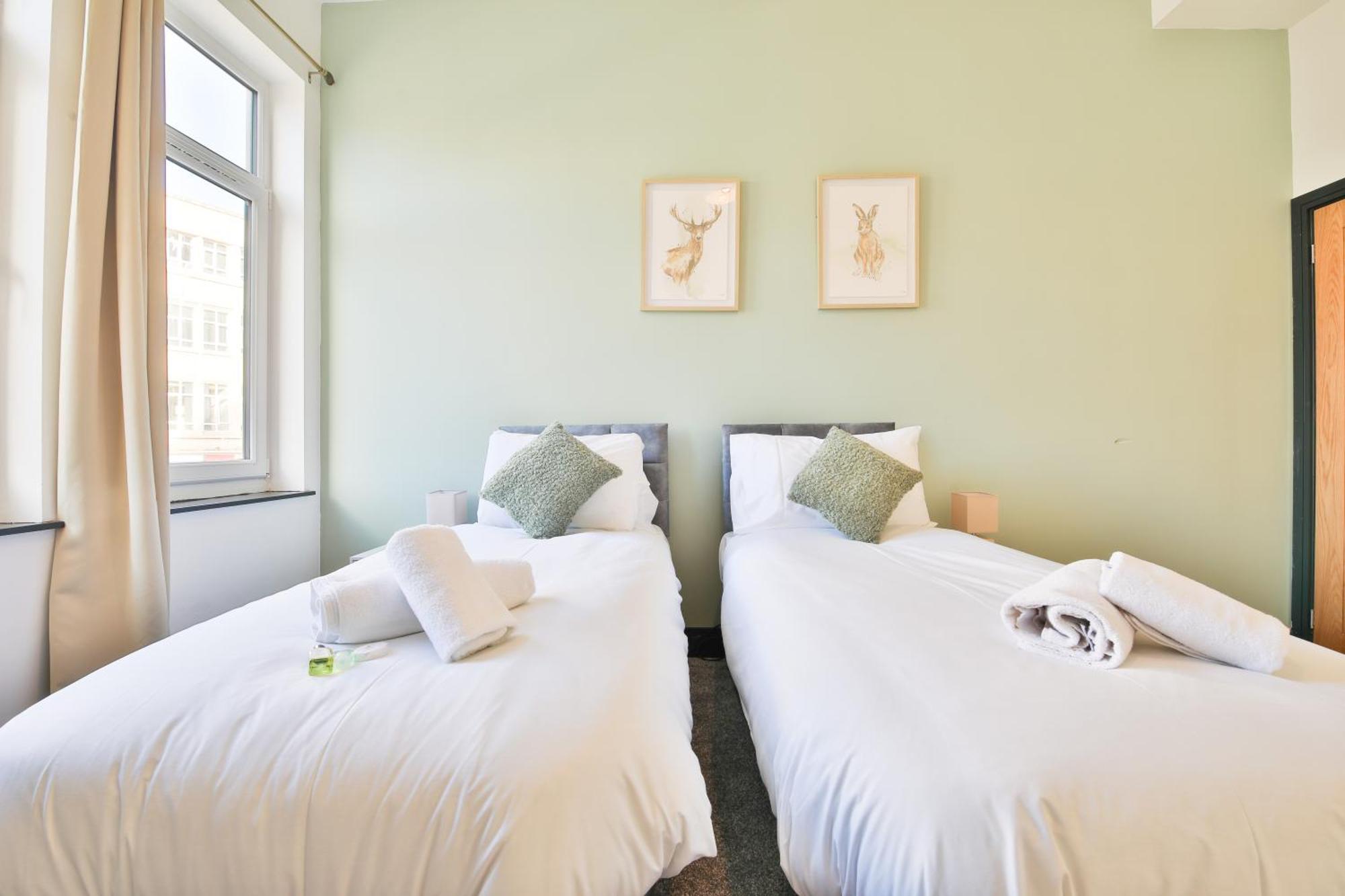 The Kingsway- 2 Bedroom Central Swansea Apartments By Stayright 외부 사진