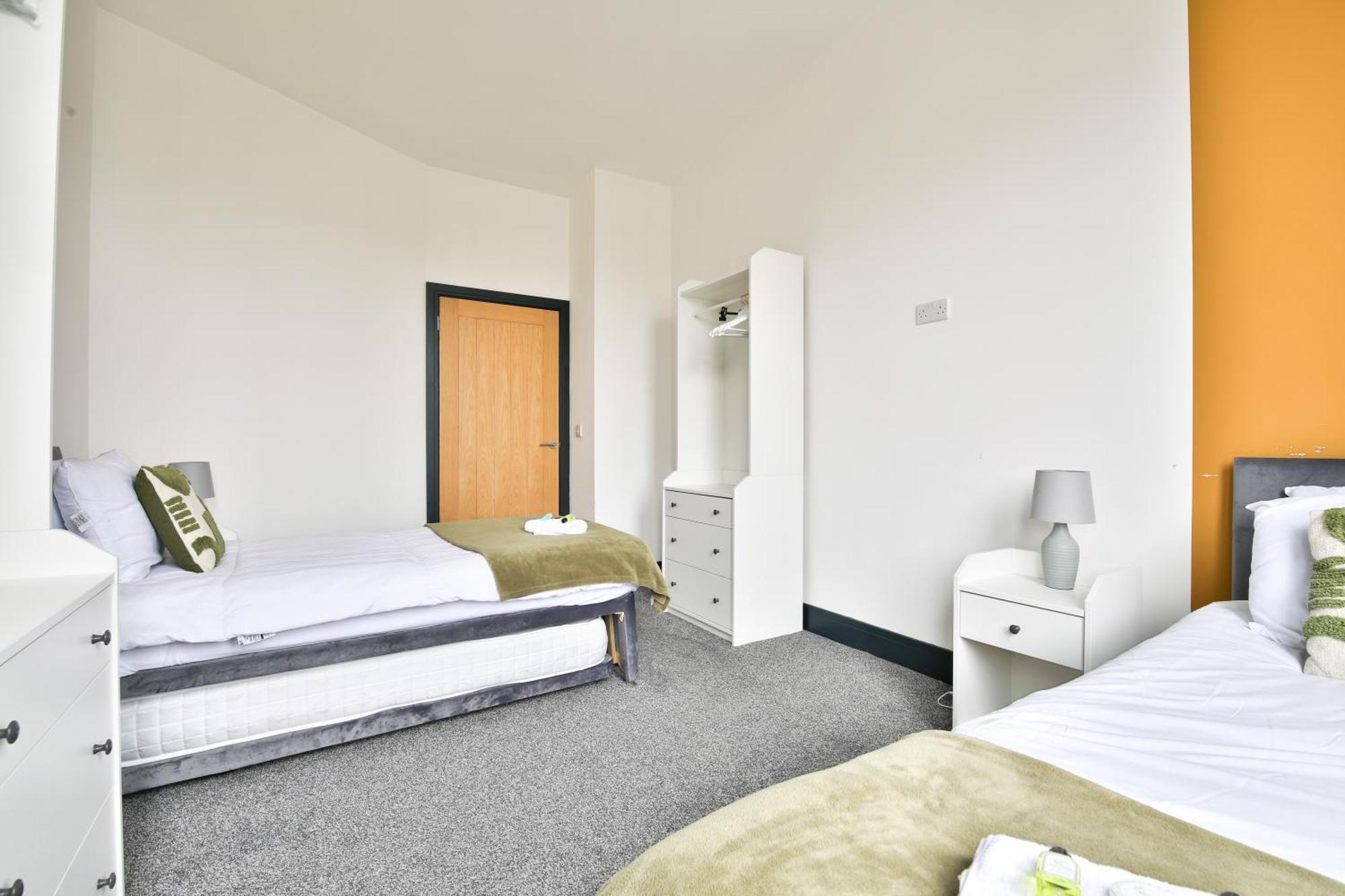 The Kingsway- 2 Bedroom Central Swansea Apartments By Stayright 외부 사진