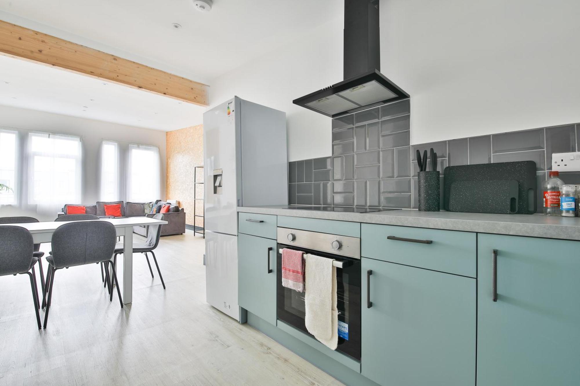 The Kingsway- 2 Bedroom Central Swansea Apartments By Stayright 외부 사진