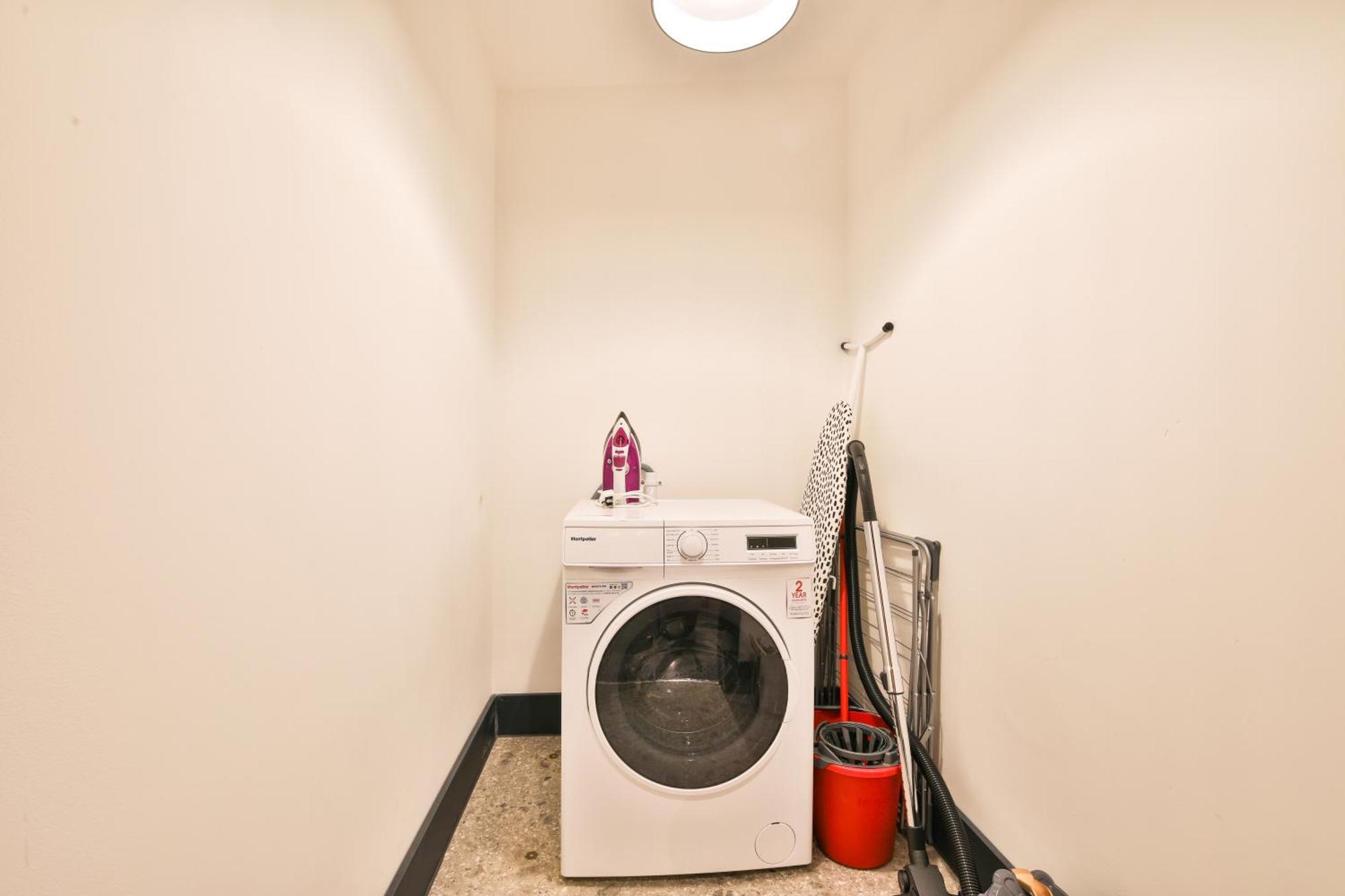 The Kingsway- 2 Bedroom Central Swansea Apartments By Stayright 외부 사진