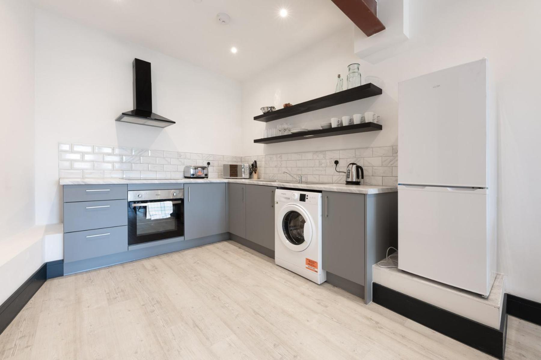 The Kingsway- 2 Bedroom Central Swansea Apartments By Stayright 외부 사진