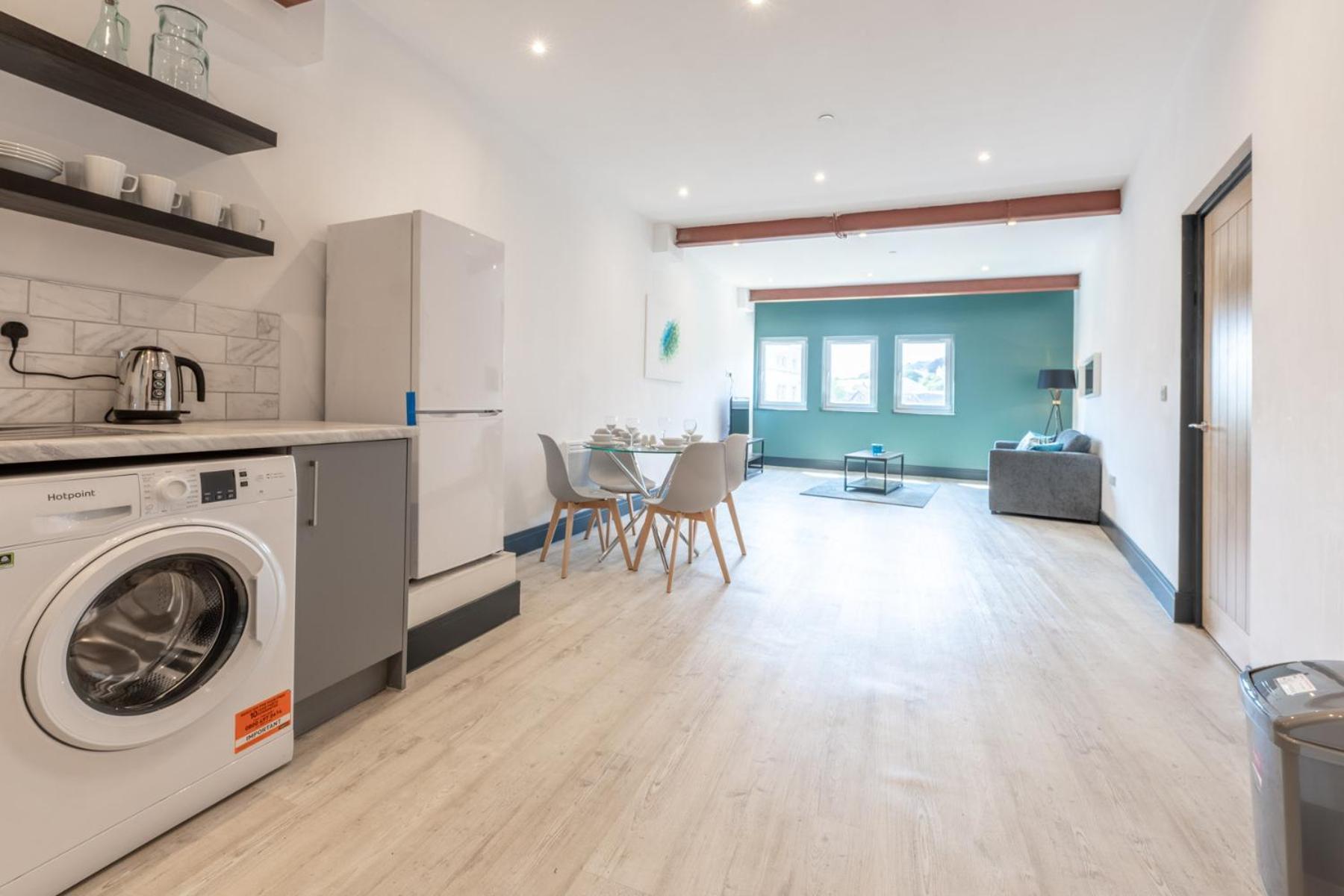 The Kingsway- 2 Bedroom Central Swansea Apartments By Stayright 외부 사진