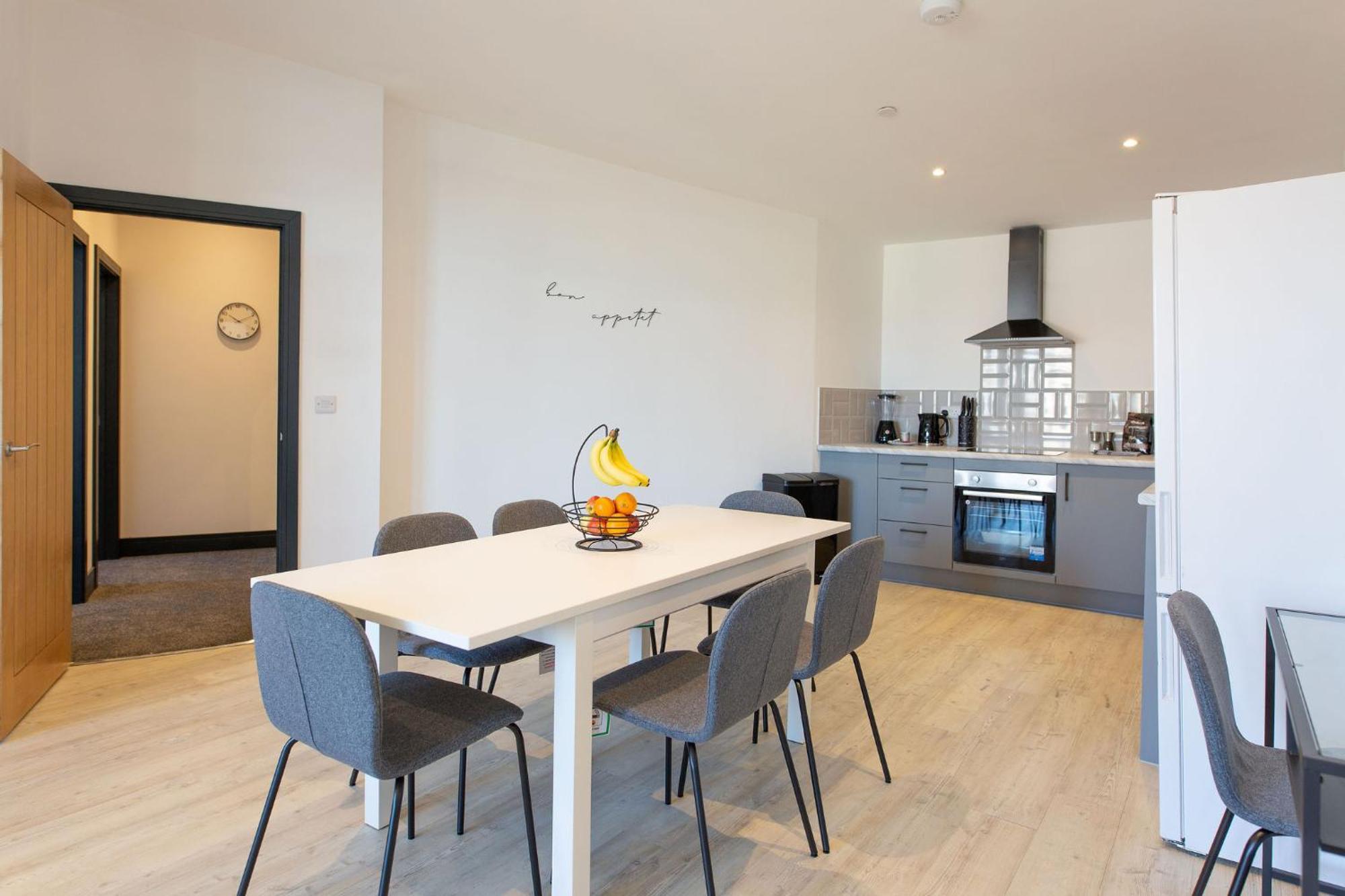 The Kingsway- 2 Bedroom Central Swansea Apartments By Stayright 외부 사진